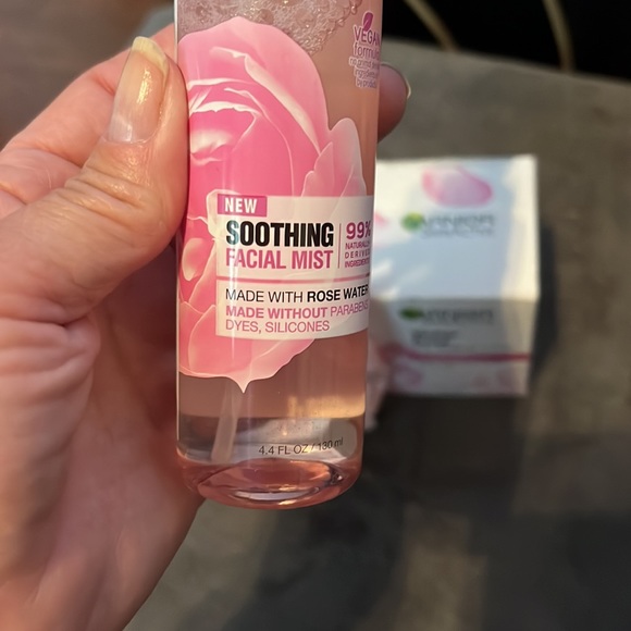 Face products - Picture 5 of 7